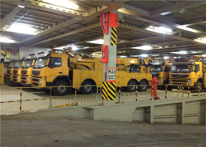 2 Persons Heavy Duty Road Wrecker Truck Flatbed Wrecker with Volvo Chassis