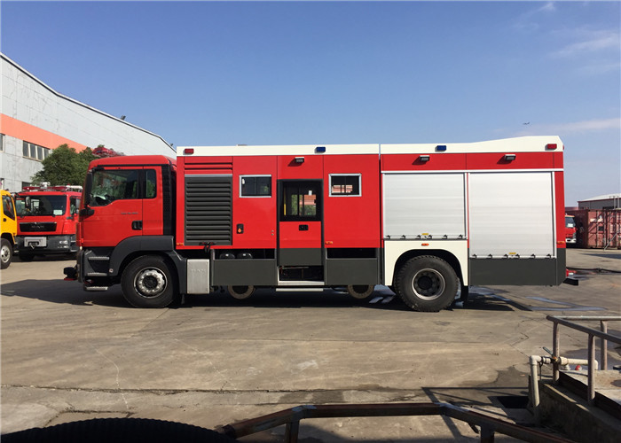 4x2 Drive Road-rail Convertible 90km / H Fire Engine Vehicle بمقعدين